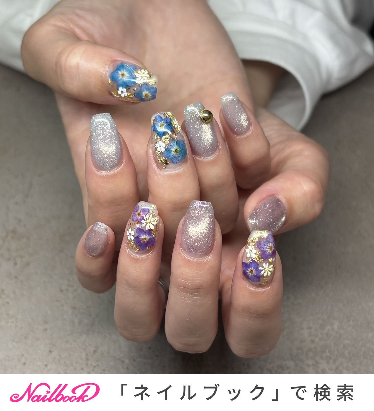 左右色違いのネイルデザイン｜ネイルブック