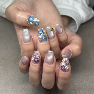左右色違いのネイルデザイン｜ネイルブック