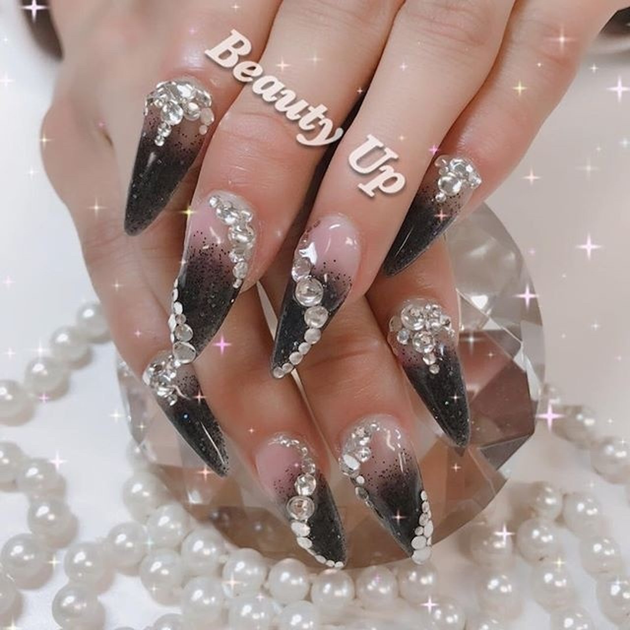 冬パーティーデート女子会ハンド - Beauty Upのネイルデザイン[No.2864440]｜ネイルブック