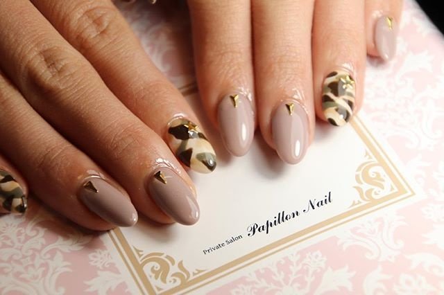 秋 冬 カモフラージュ ミディアム スモーキー プライベートネイルサロン Papillonnailのネイルデザイン No ネイル ブック