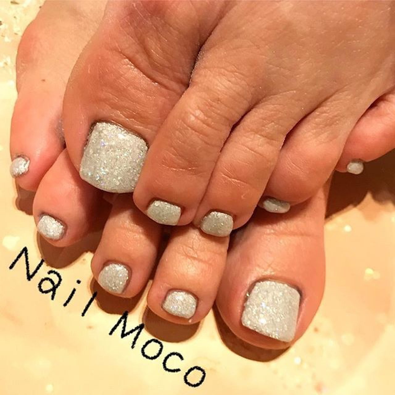 冬 フット ラメ ワンカラー ホワイト Nailmocoのネイルデザイン No ネイルブック