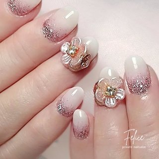 ビジュー/フラワーのネイルデザイン｜ネイルブック