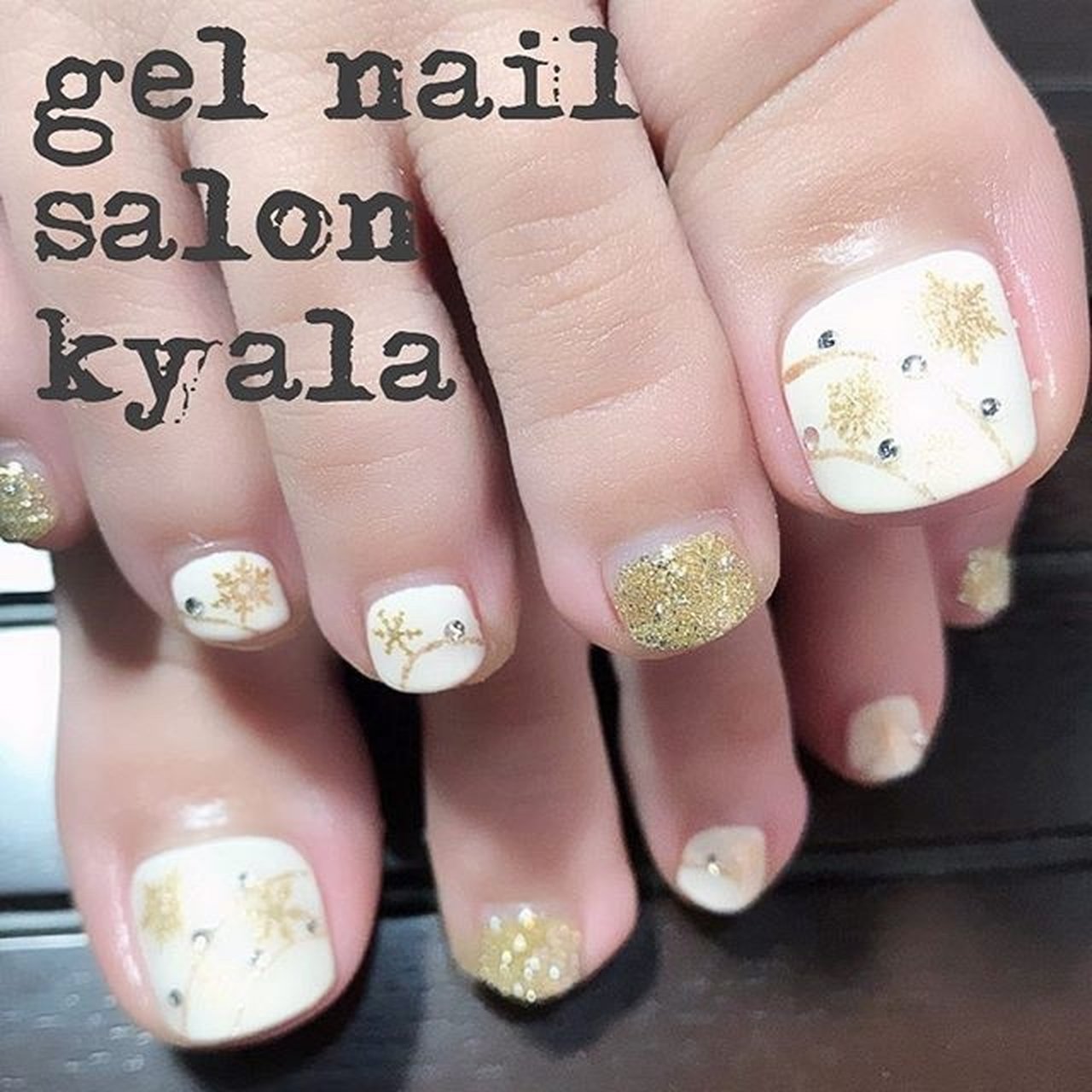 冬 旅行 フット チェーン 雪の結晶 Gelnailsalon Kyalaのネイルデザイン No ネイルブック