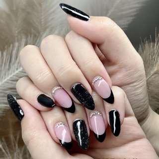 黒ﾋﾟﾝｸﾈｲﾙのネイルデザイン｜ネイルブック