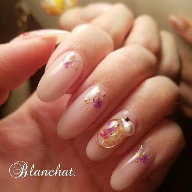 ハンド フラワー ボタニカル 押し花 ミディアム Blanchat Chika 吉田智香のネイルデザイン No ネイルブック