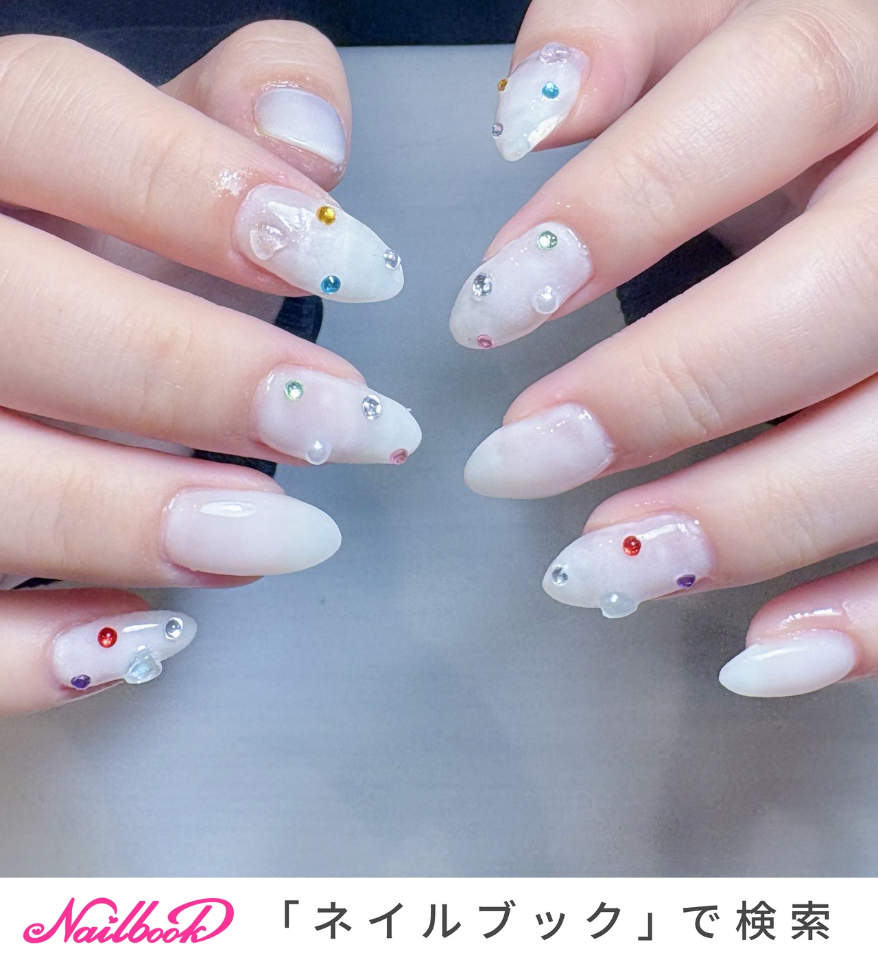 白ワンカラーのネイルデザイン｜ネイルブック