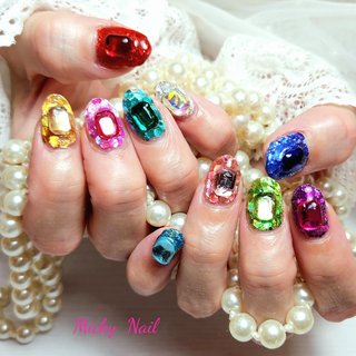 ネイルチップ 宝石ネイル ビジューネイル 夏ネイル 宝石箱ネイル 宝石箱ネイルのネイルデザイン｜ネイルブック