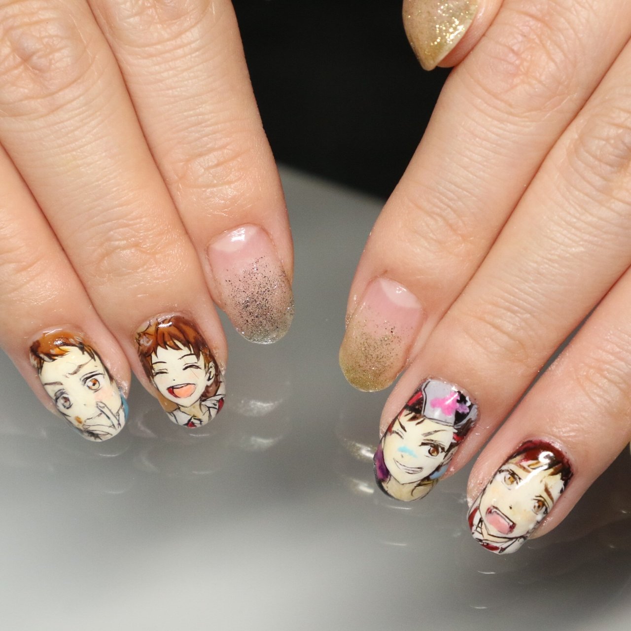 オールシーズン ハンド グラデーション ラメ 痛ネイル Jewdy Nailのネイルデザイン No 2879329 ネイルブック