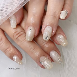 ネイルチップ　ニュアンスネイル　マグネットネイル　レースネイル　夏ネイル　パール 夏/レースのネイルデザイン｜ネイルブック