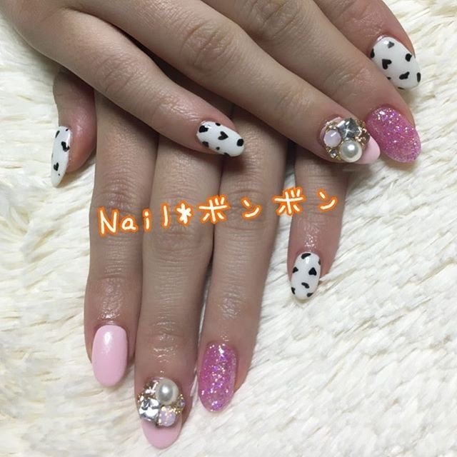 ラメ ビジュー アニマル柄 ホワイト ピンク Nailbonbon1130のネイルデザイン No ネイルブック