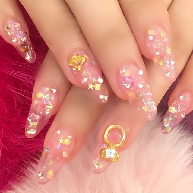 オールシーズン バレンタイン 卒業式 ハンド ホログラム Nailsgogo Shibuya Nailsalonのネイル デザイン No ネイルブック