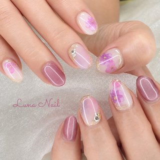 ビジュー/ニュアンスのネイルデザイン｜ネイルブック