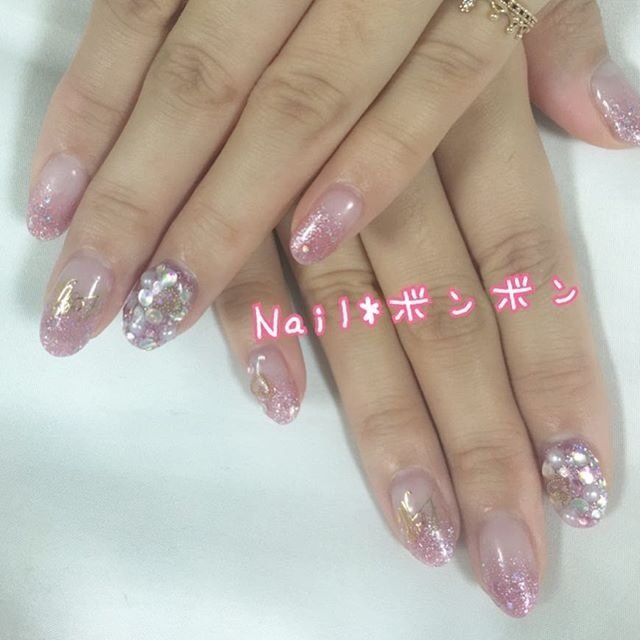 ラメ ビジュー ハート ピンク ゴールド Nailbonbon1130のネイル