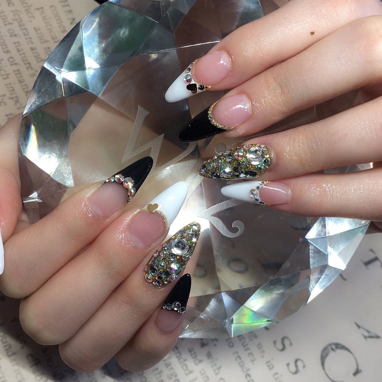 オールシーズン パーティー ハンド フレンチ ハート Nailsalon Wizのネイルデザイン No ネイルブック