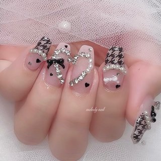 ビジュー/ワンホンネイルのネイルデザイン｜ネイルブック