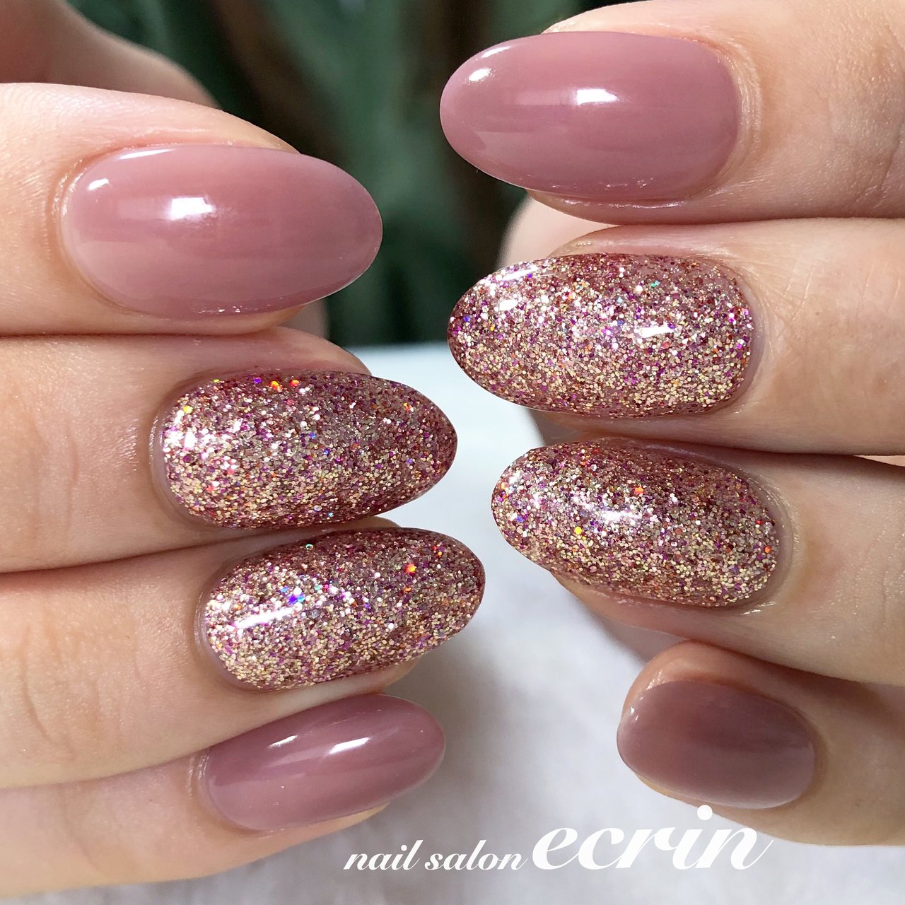 ハンド ラメ ワンカラー ミディアム ピンク Nail Ecrinのネイルデザイン No ネイルブック