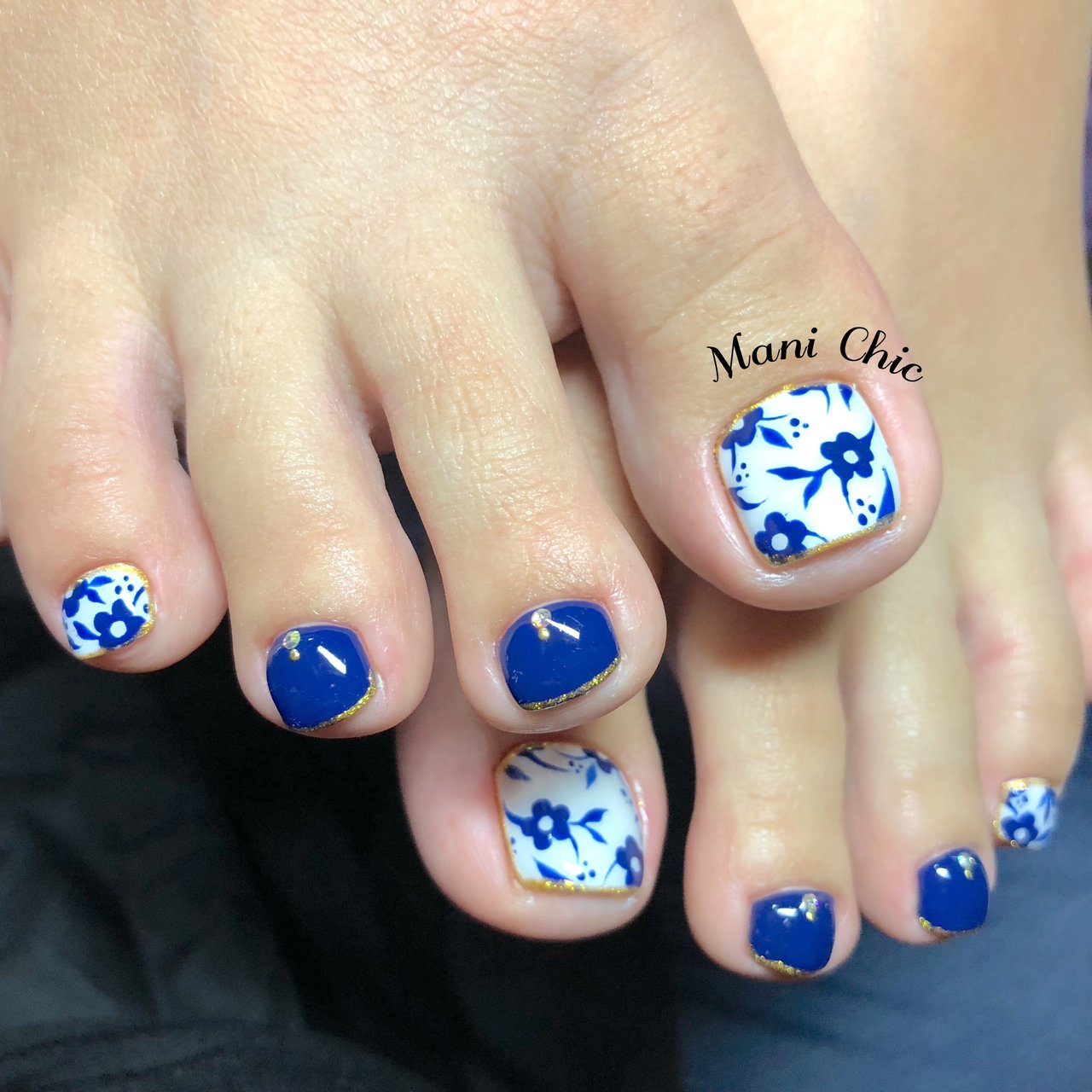 フット フラワー ホワイト ブルー ジェル Mani Chicのネイルデザイン No ネイルブック