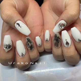 ビジューのネイルデザイン｜ネイルブック