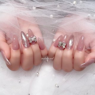 ビジュー/ワンホンネイルのネイルデザイン｜ネイルブック