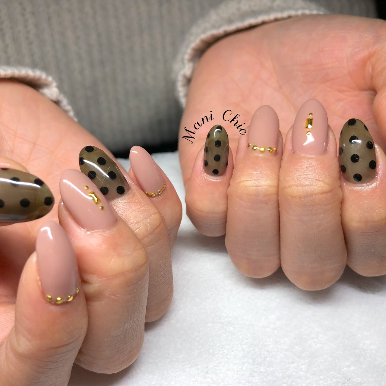 ハンド シースルー ドット ベージュ ピンク Mani Chicのネイルデザイン No ネイルブック