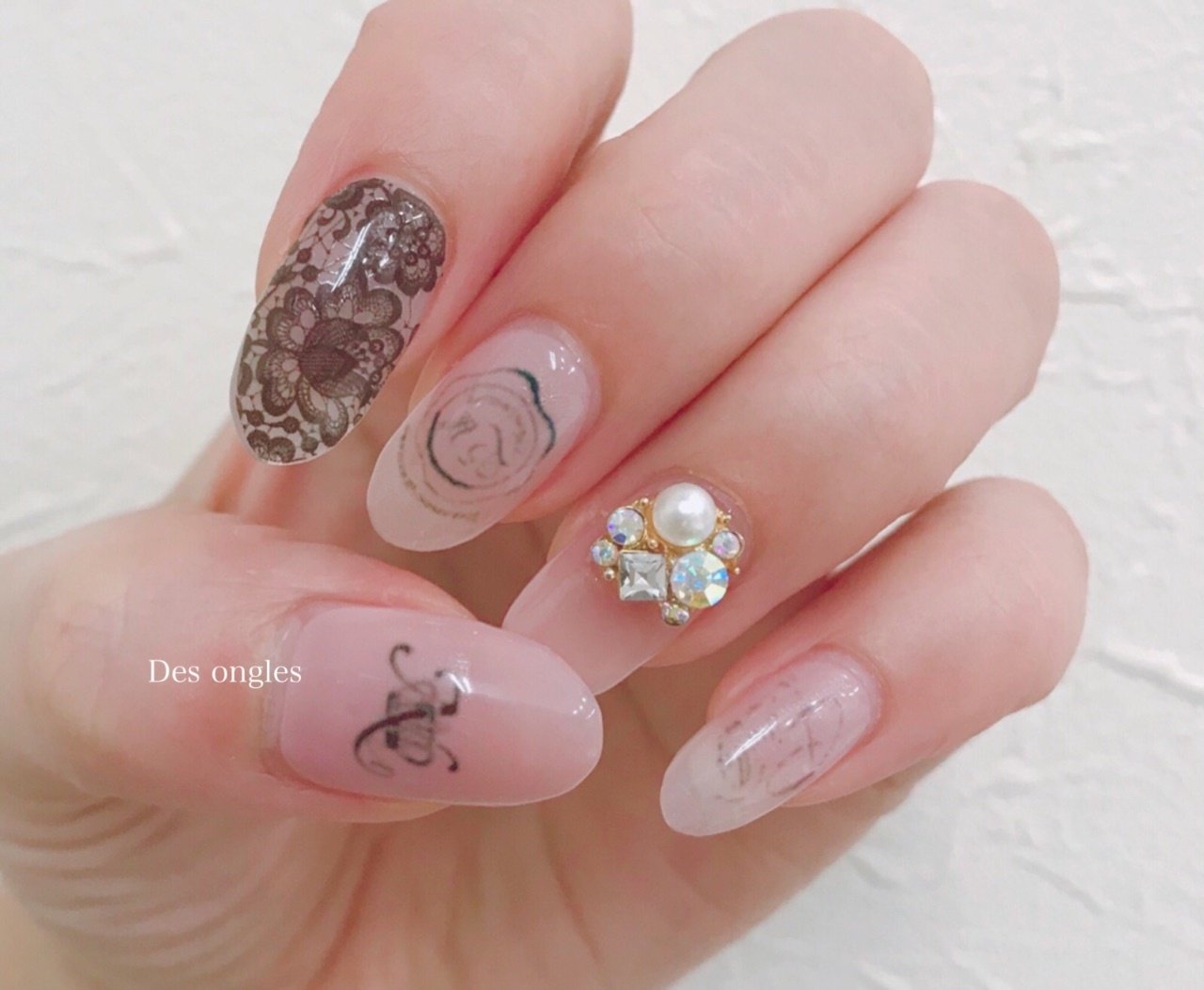 ライブ ハンド シンプル ワンカラー ビジュー Des Ongles1234のネイルデザイン No ネイルブック