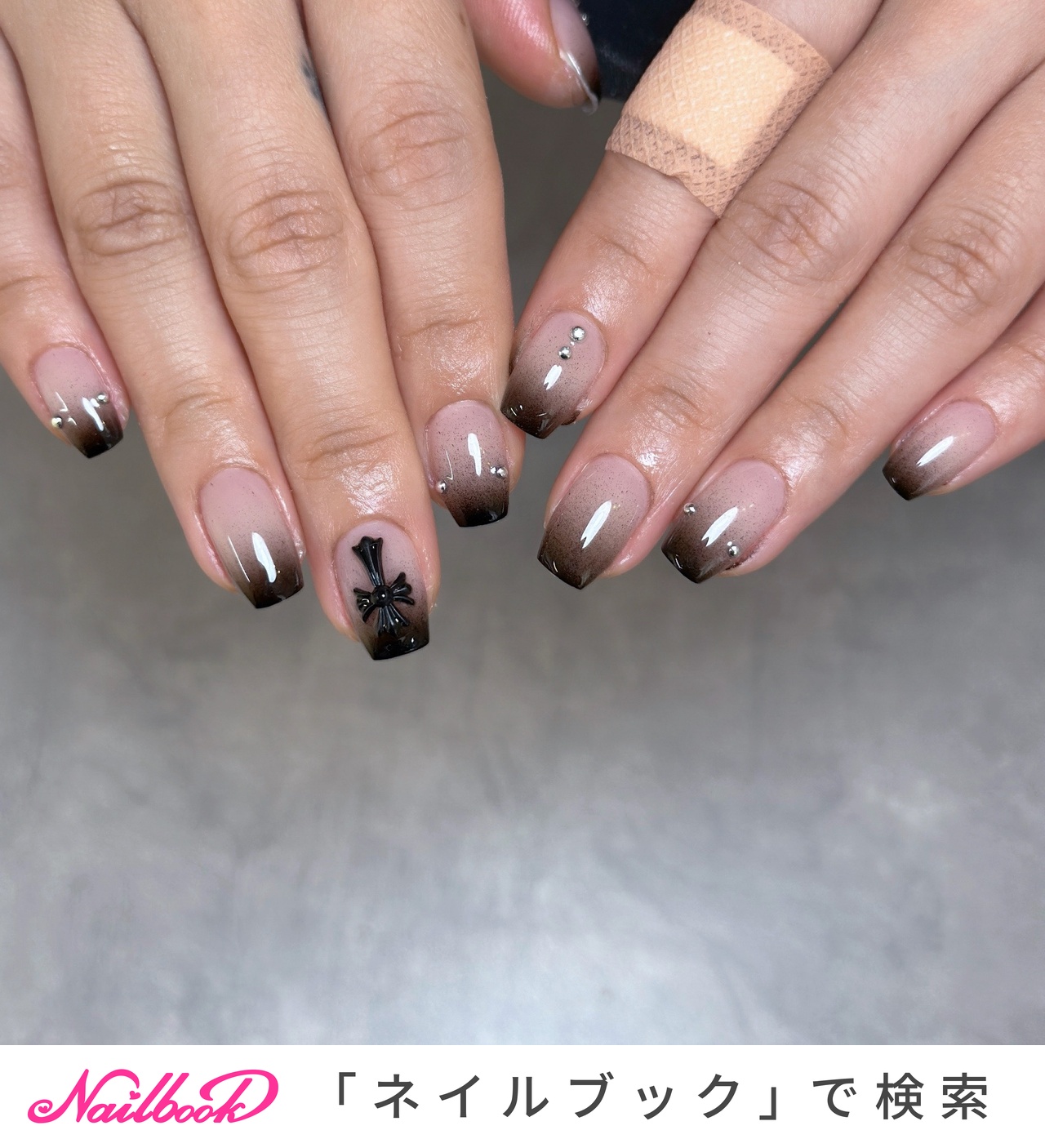 クロムハーツのネイルデザイン｜ネイルブック