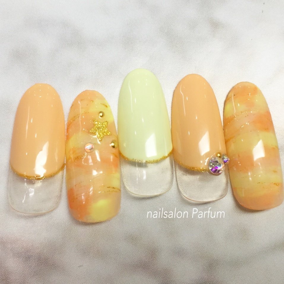 春 夏 変形フレンチ マーブル オレンジ Nailsalon Parfum パルファン のネイルデザイン No 2939734 ネイルブック