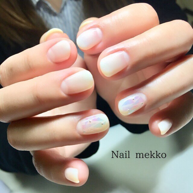 グラデーション ラメ オーロラ ホワイト お客様 Nail Mekkoのネイルデザイン No ネイルブック