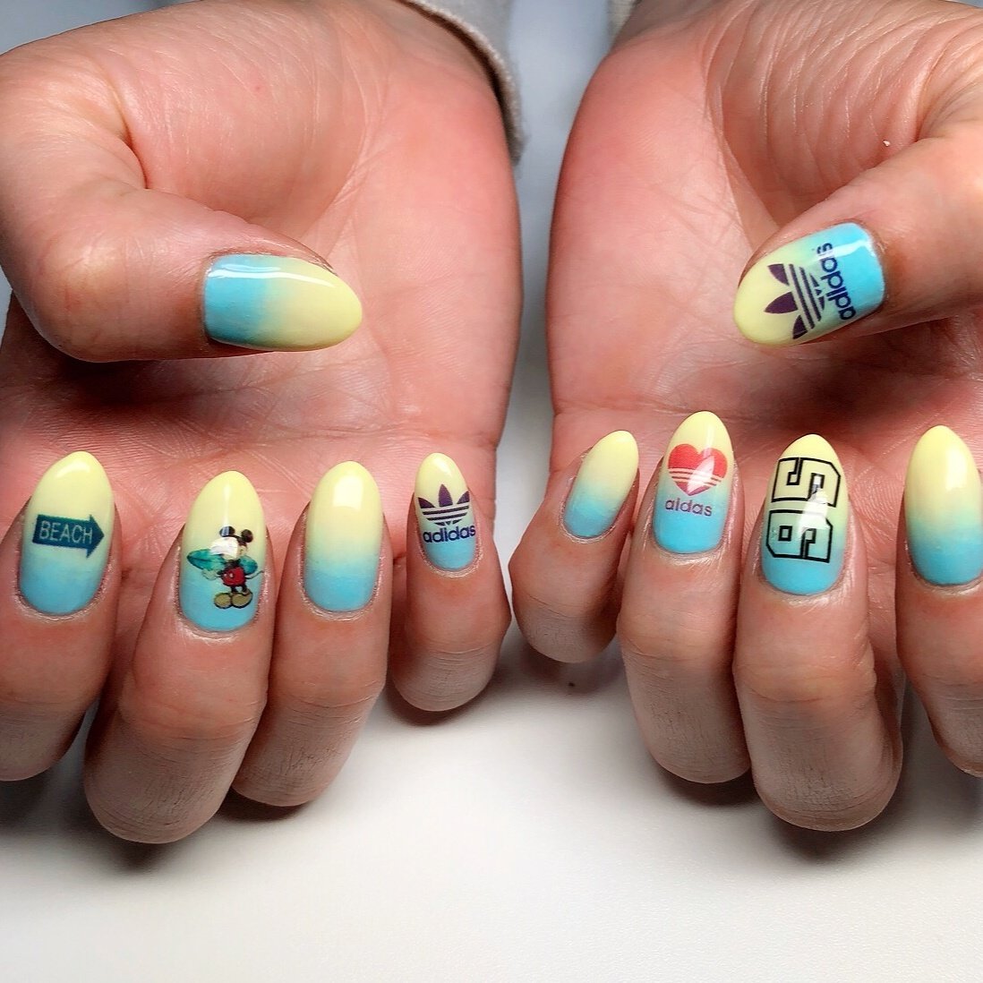 夏 オールシーズン 海 スポーツ ハンド Cee Nailのネイルデザイン No ネイルブック