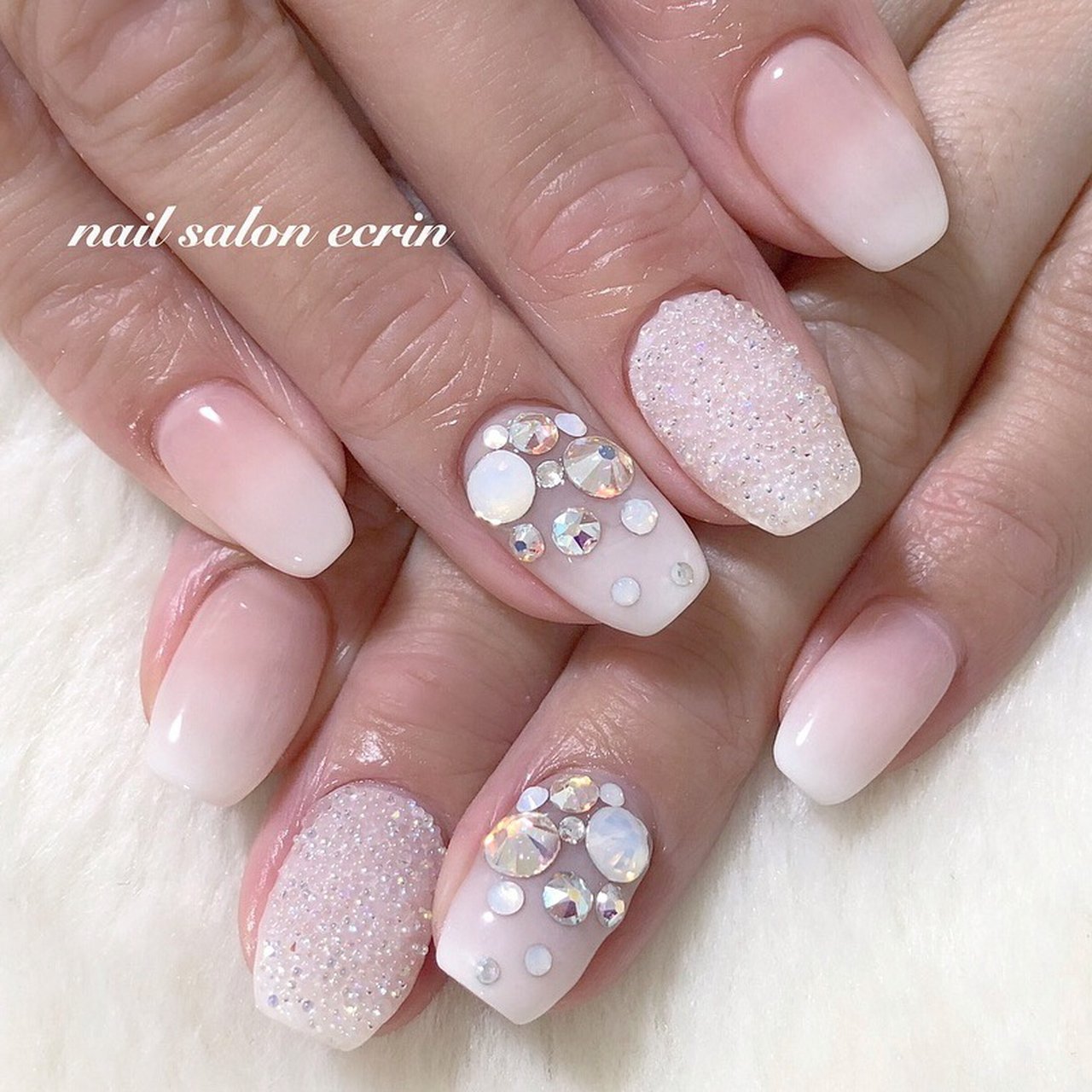 グラデーション/ショート/ホワイト - nailsalon_ecrinのネイル