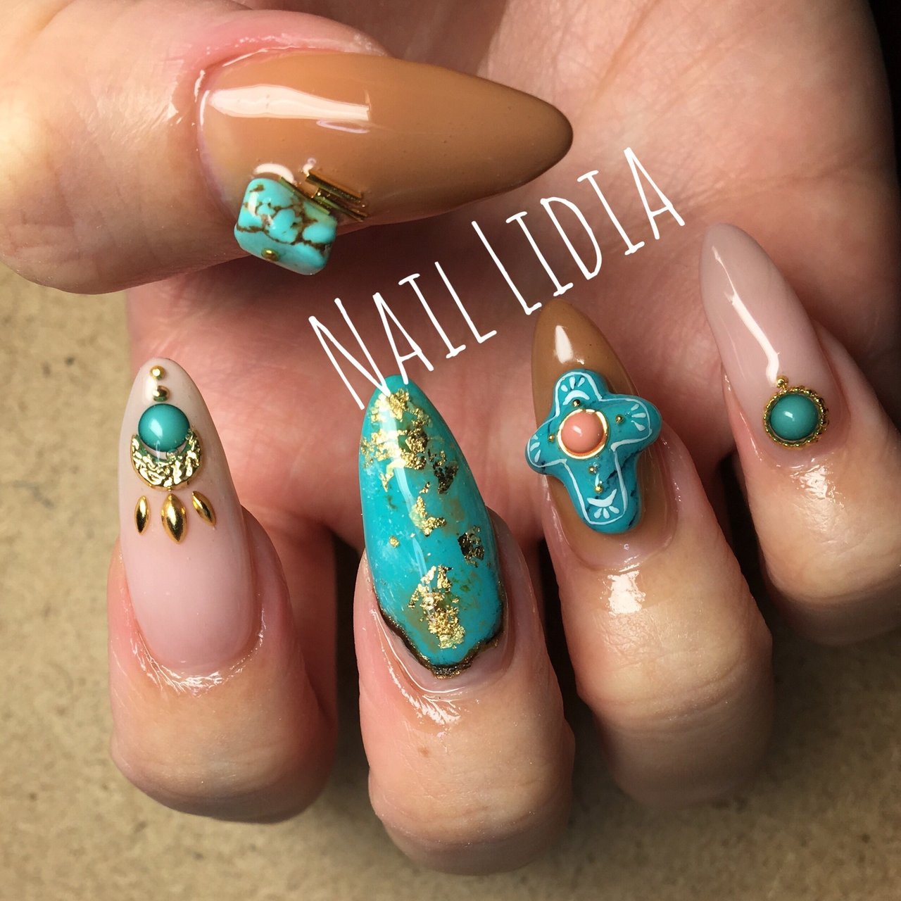 夏 オールシーズン 海 ライブ ハンド Nail Lidia Lisaのネイルデザイン No ネイルブック