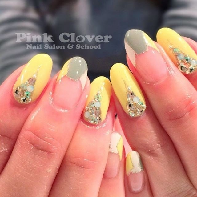 春 パーティー 女子会 ハンド ビジュー Pink Clover ネイルサロン スクールのネイルデザイン No ネイルブック