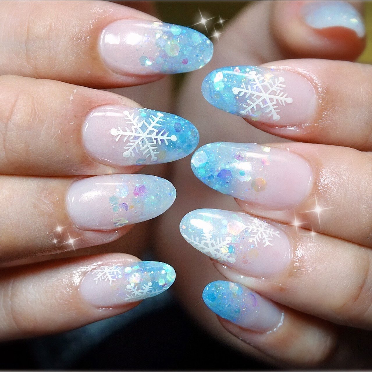 【オーダー専】 冬ネイル ネイルチップ ブルー ラメ 水色 雪 ピクシー グラデ オーダー専】 冬ネイル ネイルチップ ブルー ラメ 水色 雪 ピクシー
