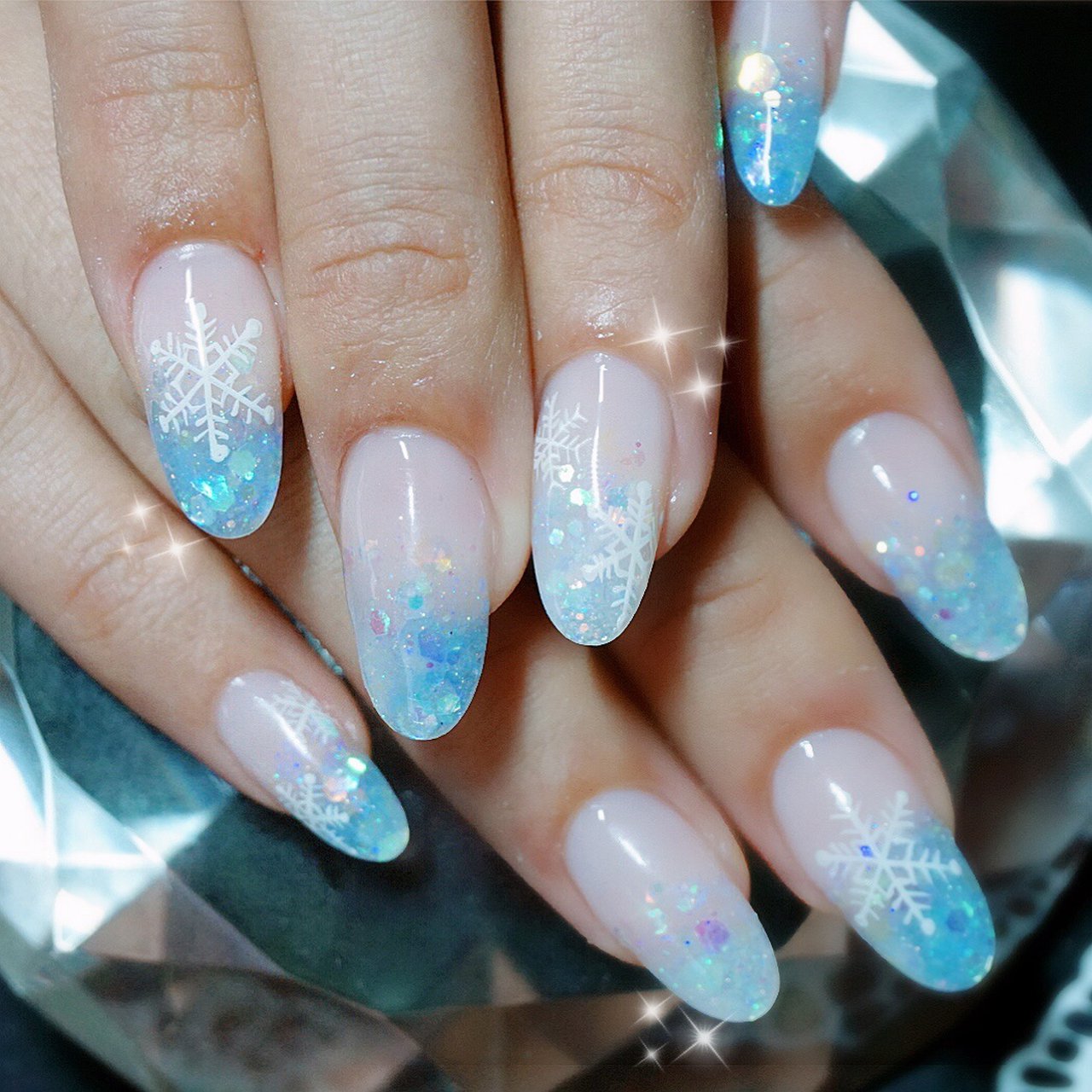 冬/お正月/ハンド/グラデーション/雪の結晶 - Ayaruis.のネイル 冬/お正月/ハンド/グラデーション/雪の結晶 - Ayaruis.のネイル