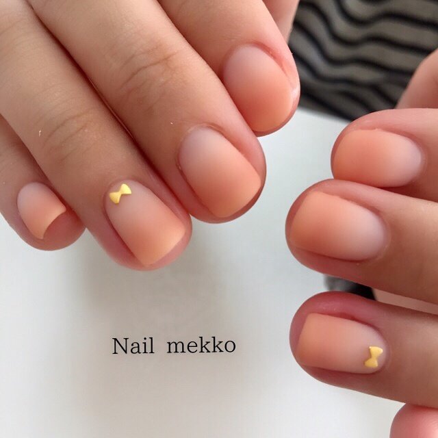 シンプル グラデーション マット リボン ベージュ Nail Mekkoのネイルデザイン No ネイルブック