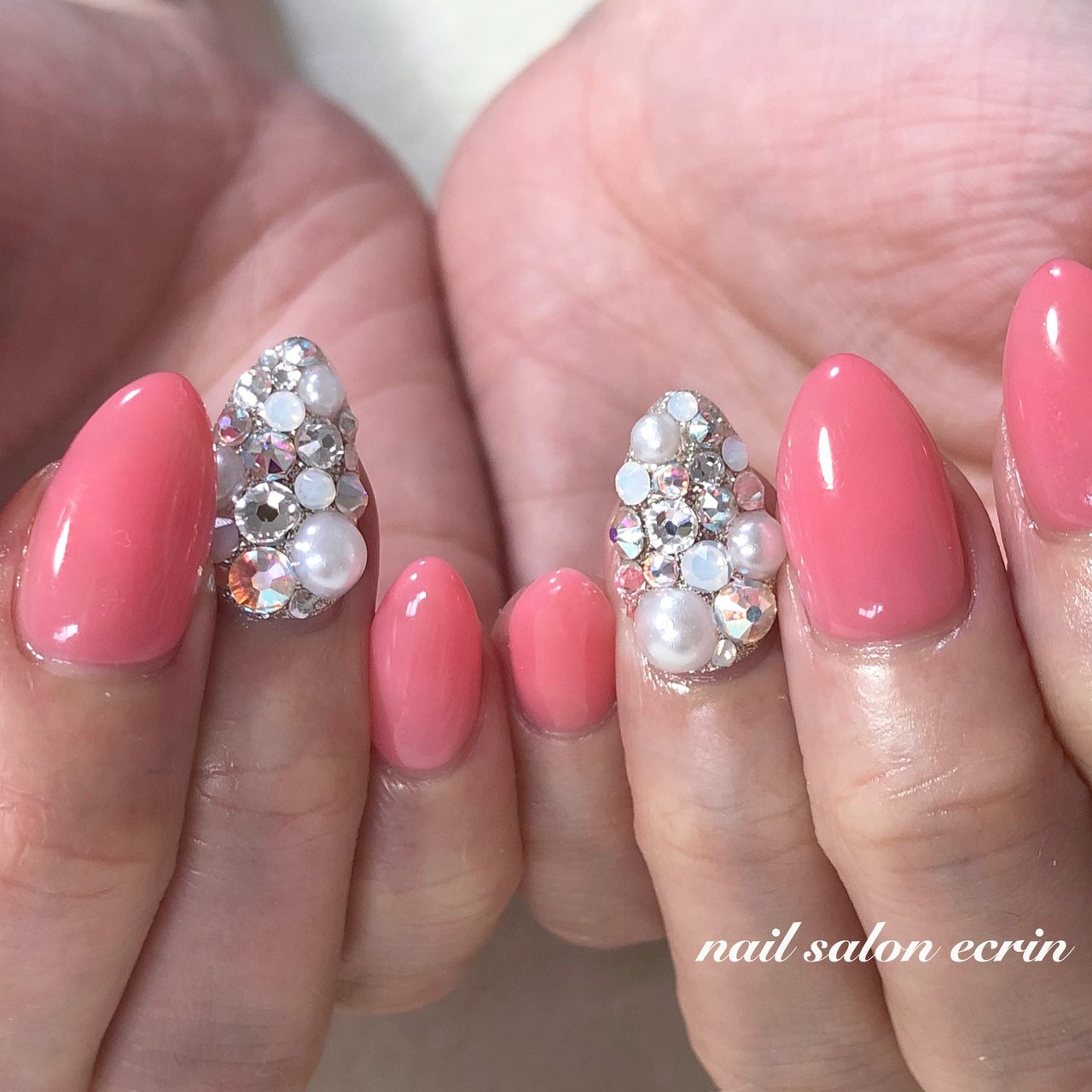 ワンカラー ビジュー ミディアム ピンク シルバー Nail Ecrinのネイルデザイン No ネイルブック