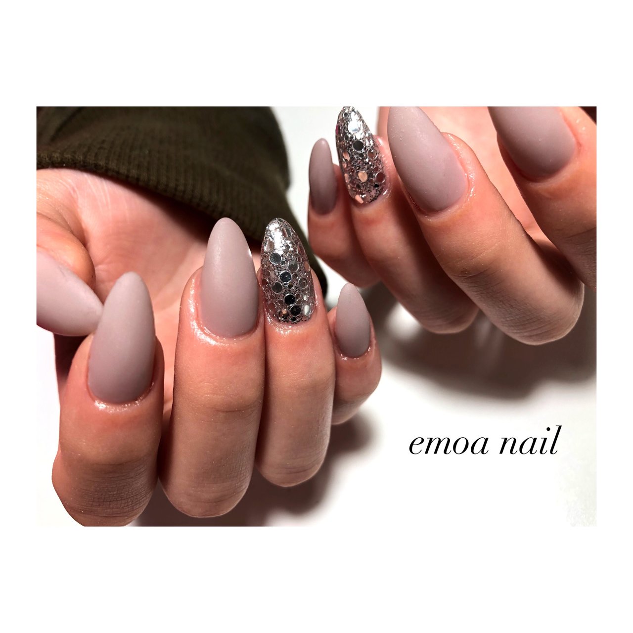 秋 オールシーズン ハンド ラメ マット Emoa Nailのネイルデザイン No ネイルブック