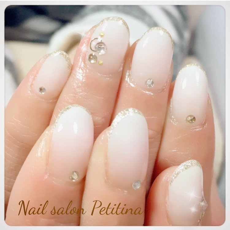 冬 オールシーズン デート ハンド グラデーション Nail Petitina プティーナ のネイルデザイン No ネイルブック