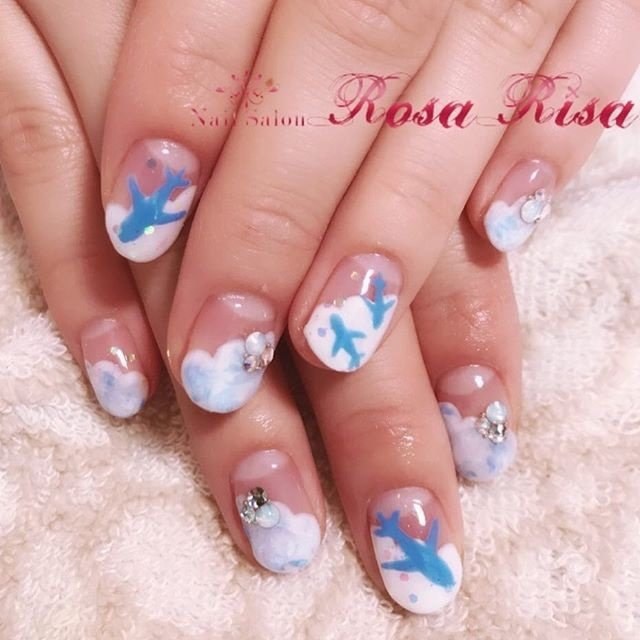 オールシーズン 旅行 ハンド フレンチ 変形フレンチ Nail Salon Rosa Risaのネイルデザイン No ネイルブック