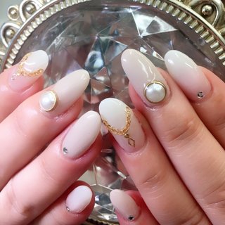 #ハードジェル #アートし放題 #7,980円120分まで🎵 #オールシーズン #ハンド #シンプル #グラデーション #ビジュー #ワンカラー #チェーン #ロング #ホワイト #ジェルネイル #お客様 #salon Arna ❇︎ﾈｲﾙ❇︎ｽｲｰﾂ❇︎ｾﾚｸﾄl❇︎ #ネイルブック