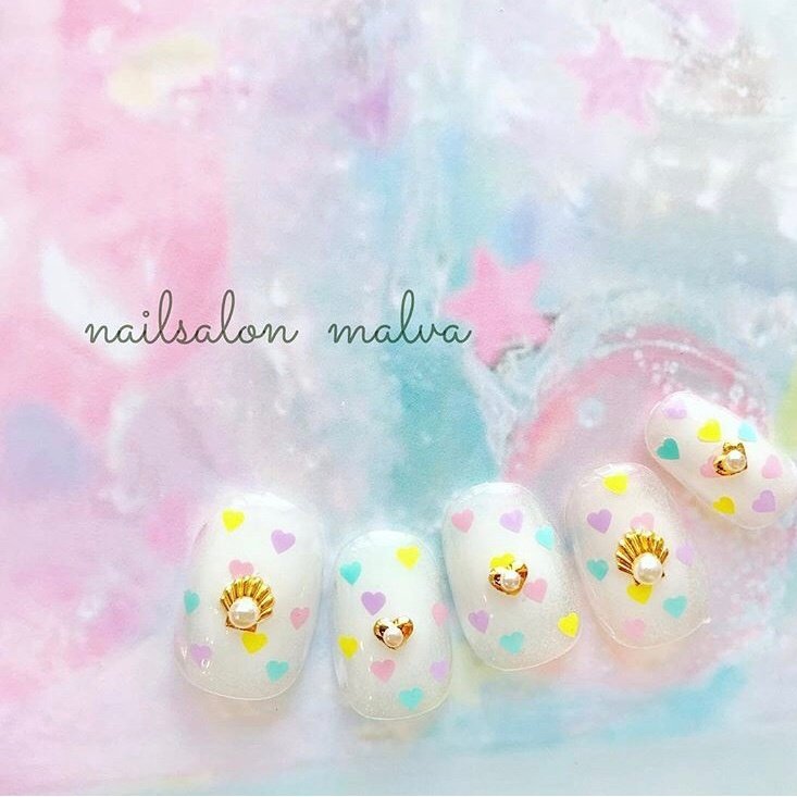 春 オールシーズン ホログラム シェル ハート Nailsalon Malva 原宿店のネイルデザイン No 3015696 ネイルブック