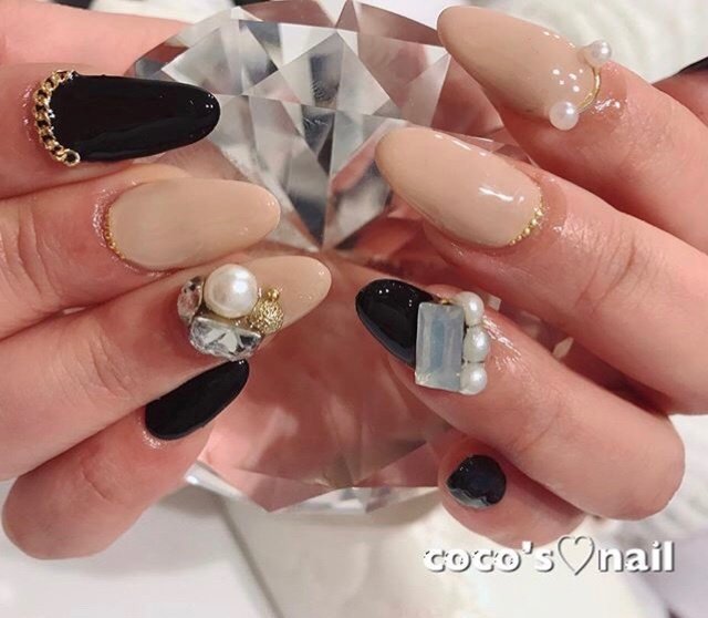 ハンド ロング ベージュ ブラック Coco S Nailのネイルデザイン No ネイルブック