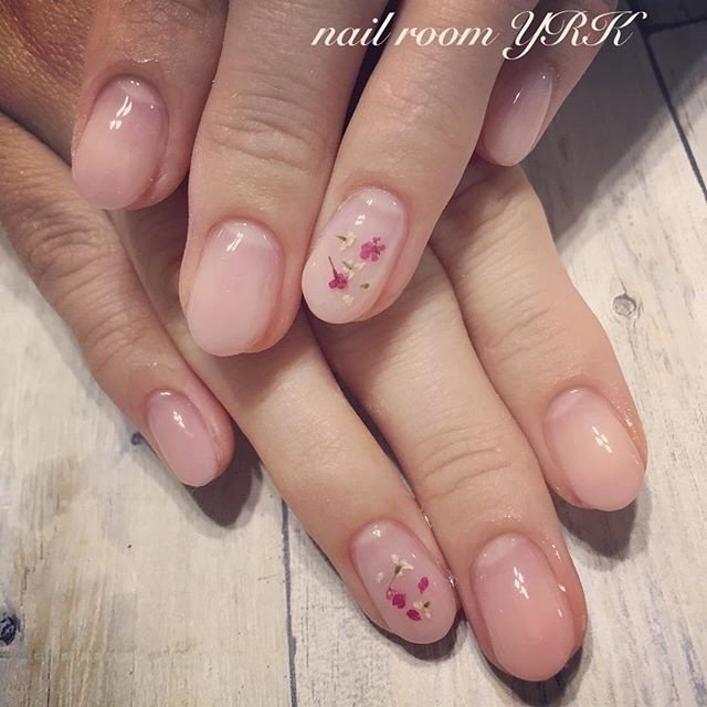 春 オフィス ハンド シンプル グラデーション Nail Room Yrkのネイルデザイン No 3025683 ネイルブック