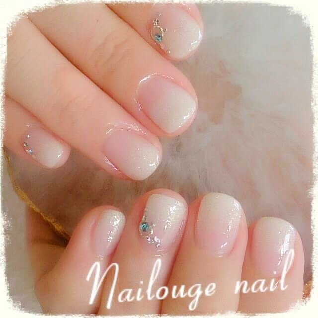 ブライダル ハンド グラデーション ラメ ビジュー Nailsalon Nailougeのネイルデザイン No 3028155 ネイルブック