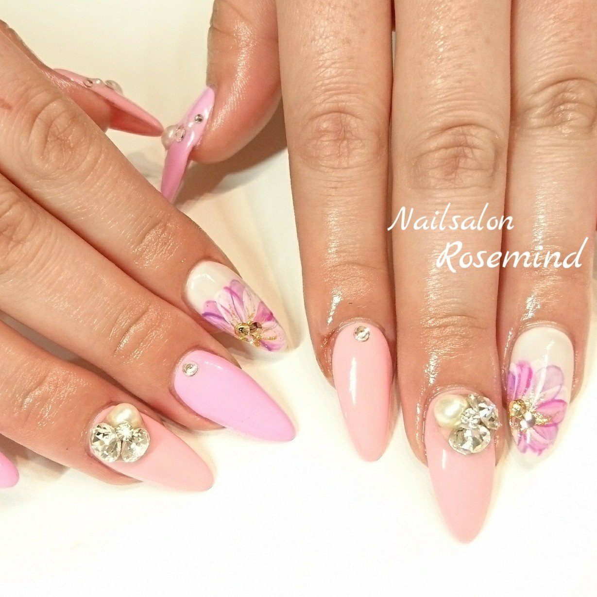 春 ハンド ビジュー フラワー パール Nail Rosemindのネイルデザイン No ネイルブック