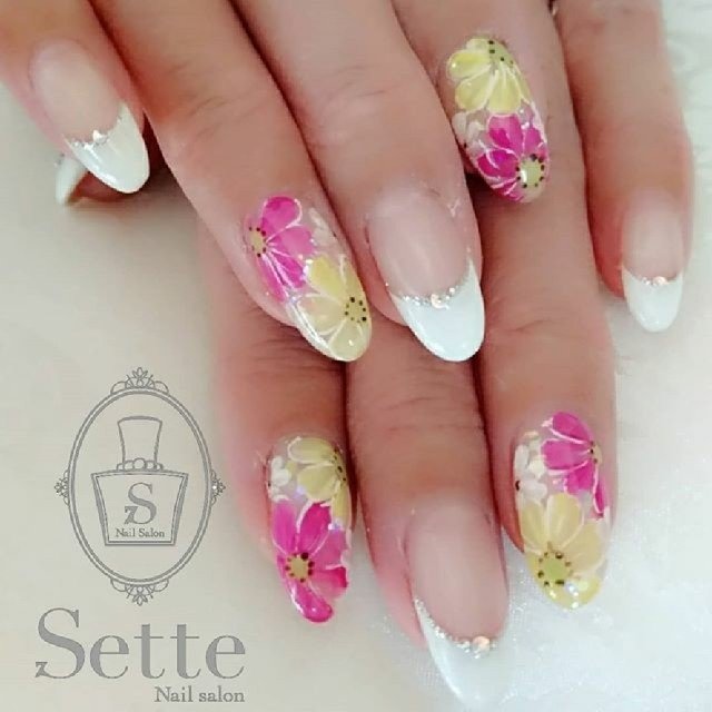 春 フレンチ フラワー ホワイト ピンク Nailsalon Setteのネイルデザイン No ネイルブック