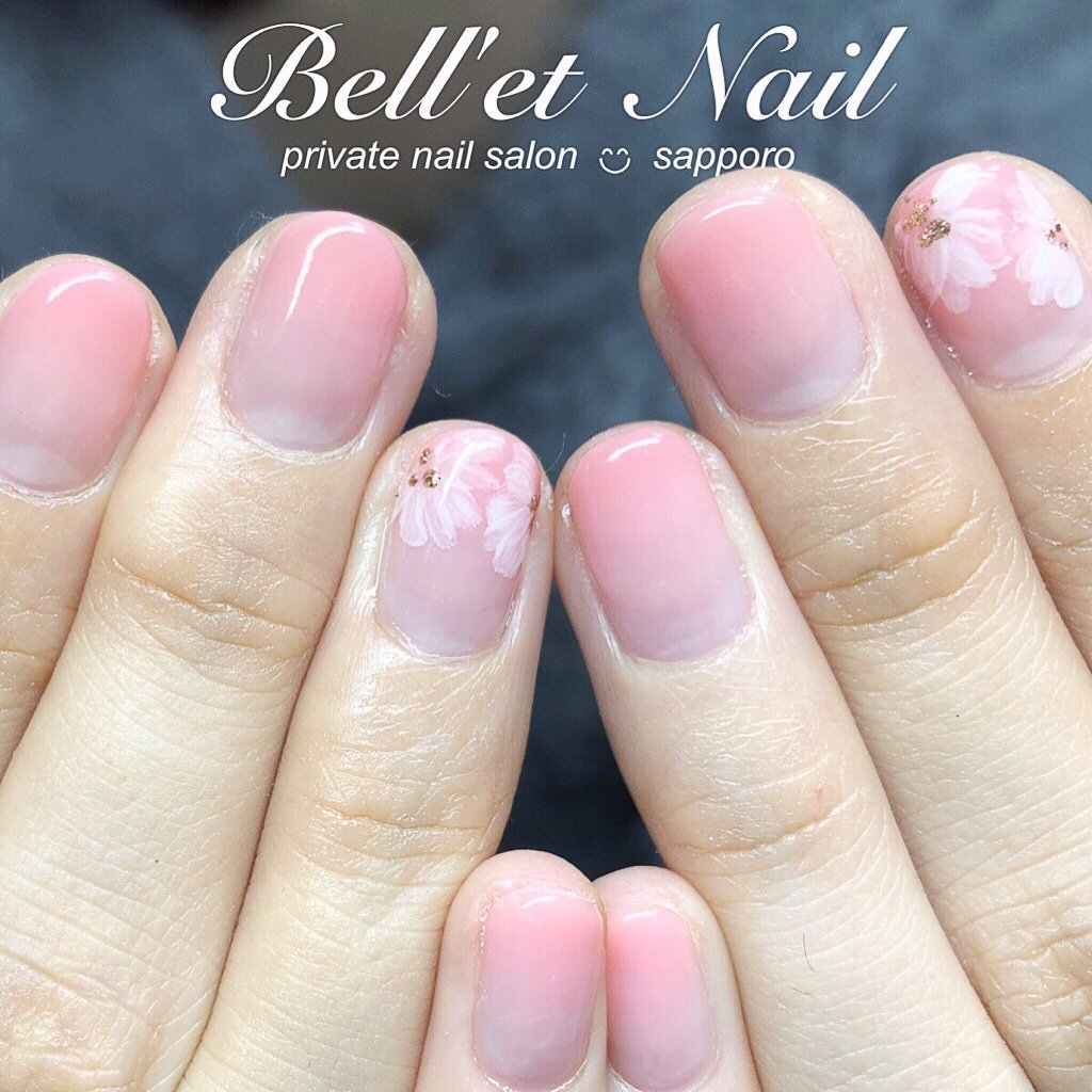 春 グラデーション フラワー ピンク ジェル Bell Et Nail ネイリストayakoのネイルデザイン No ネイルブック