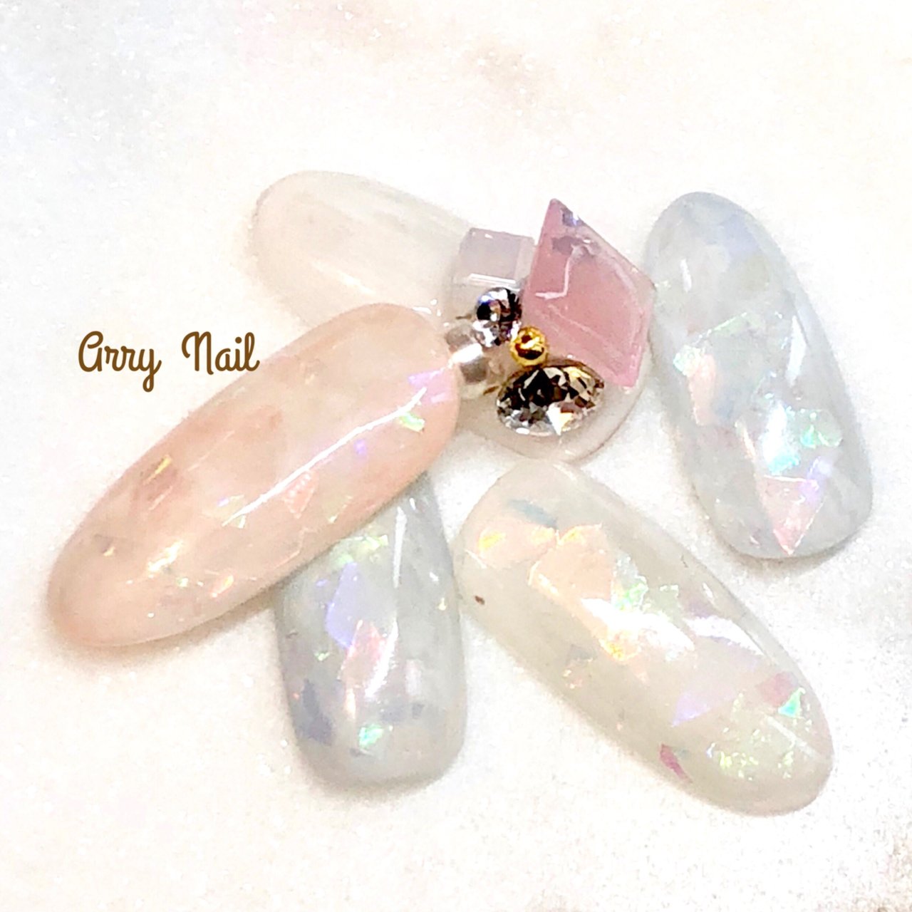 春 夏 オールシーズン ハンド ホログラム Arry Nail アリーネイルのネイルデザイン No ネイルブック