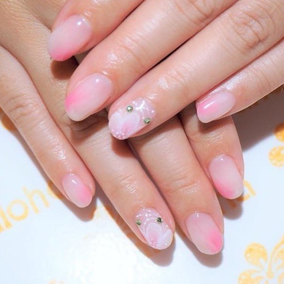 春 オールシーズン ハンド グラデーション フラワー Alohanaのネイルデザイン No ネイルブック