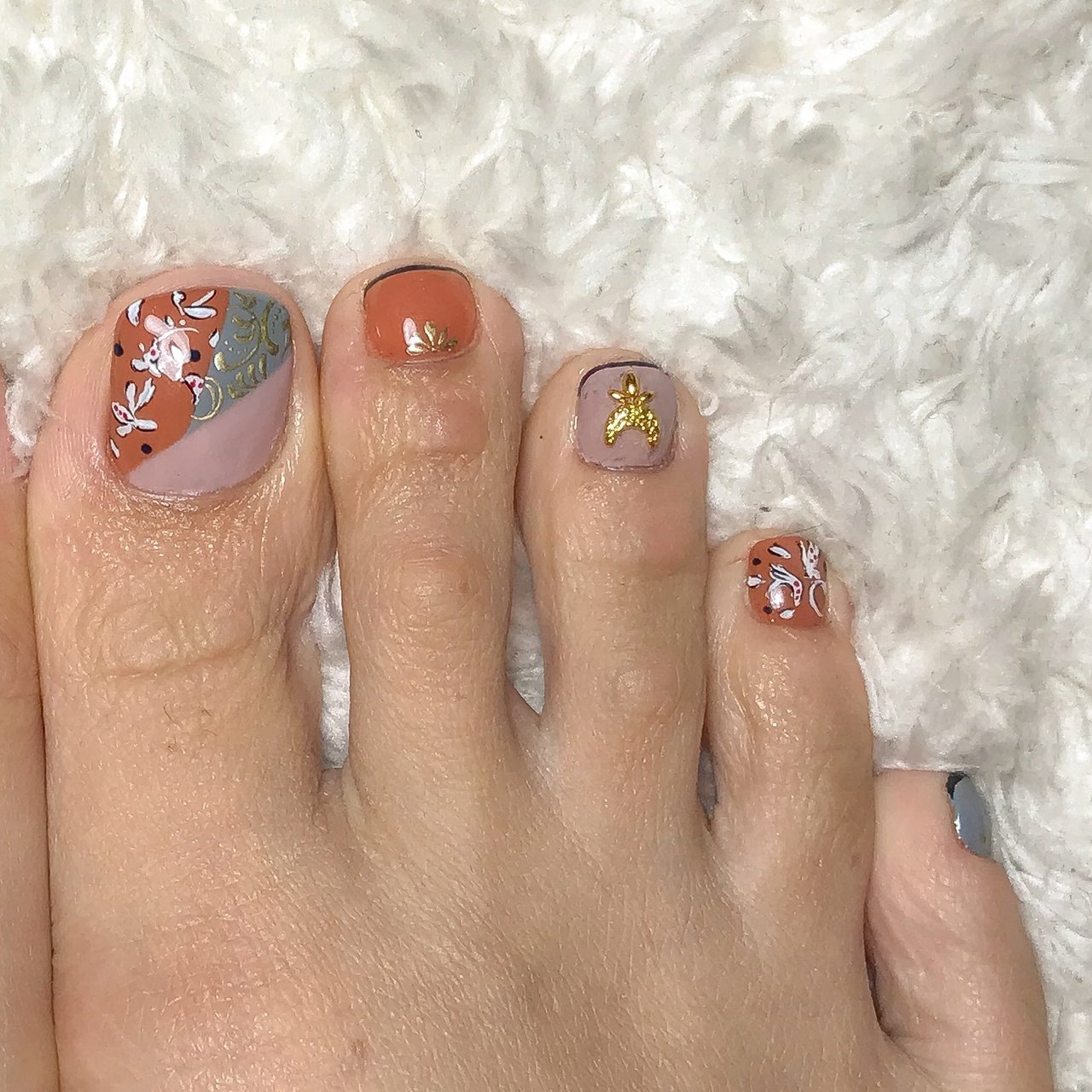 オールシーズン フット フラワー ブロック ブラウン Ooak Nail Studioのネイルデザイン No ネイルブック